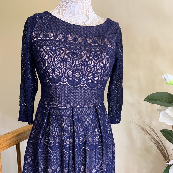 B. Darlin Juniors Lace Overlay Sleeve Party dress - Picture 2 of 8